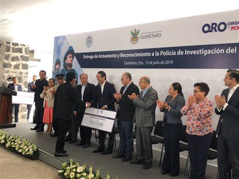 Por Su Destacada Labor Entrega Fds Armamento Y Reconocimientos A Policías De Investigación