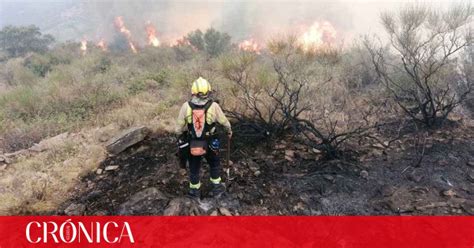 El Incendio Del Cap De Creus Quema Ya Más De Un Centenar De Hectáreas Y