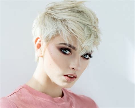 21 Razor Cut Hairstyles With Texture And Attitude Womens Hair Types