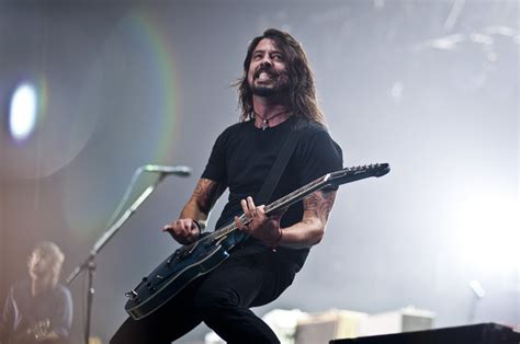 Dave Grohl Wallpaper - WallpaperSafari