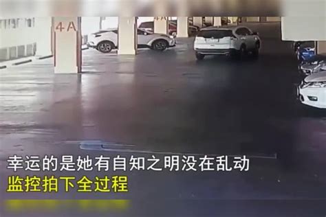 监控泰国女司机停车“神操作”，差点掉下四楼，要不是视频谁信操作监控视频