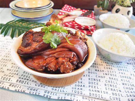 Amazingly Easy Chinese Recipe Braised Pig Trotters Pork Leg 卤豬蹄