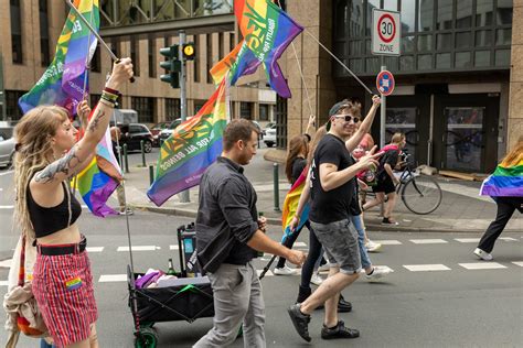 Christopher Street Day 2022 In Düsseldorf Die Fotos Der Csd Parade