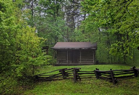 Drizzly Morning In Appalachia Rpics