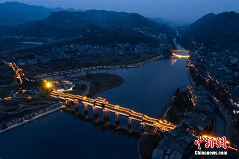 風雨廊橋の華やかな夜景 重慶濯水古鎮 3 人民網日本語版 人民日報