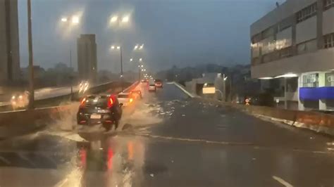 Chuva Forte Provoca Alagamentos Em Belo Horizonte R Dio Cdl Fm