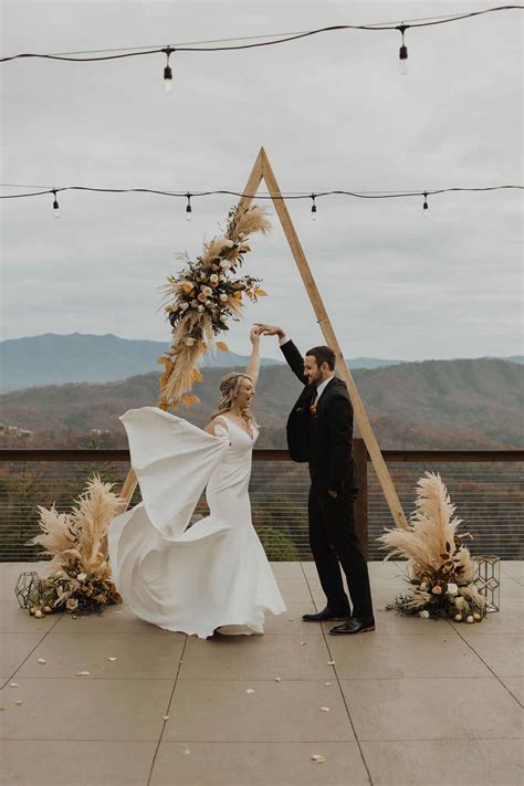 Mountain Wedding Ceremony Double Triangle Arch â Hrj Events Vintage