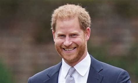 Prince Harry Makes Surprise Appearance At Uk Awards Show Hello