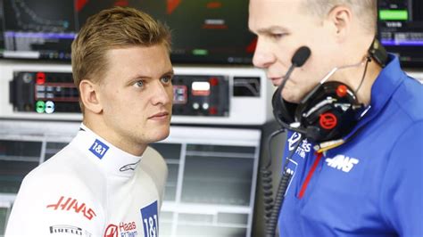 Formel Mick Schumacher Hat Im Training Erneut Pech Verstappen