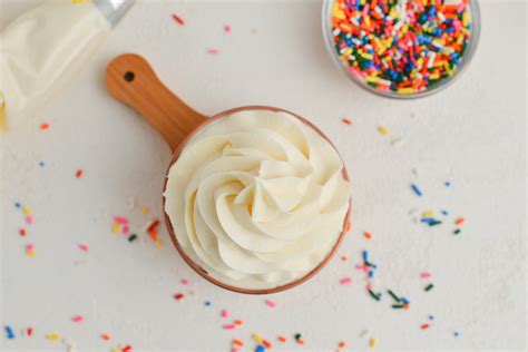 Best Buttercream Frosting Recipe 5 Ingredients To Classic Frosting