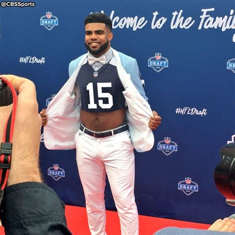 Ezekiel Elliott Looks Good With The Cowboys Scoopnest