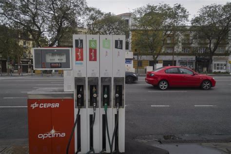 El Consumo De Combustibles De Automoci N Se Desploma Un En Marzo Y