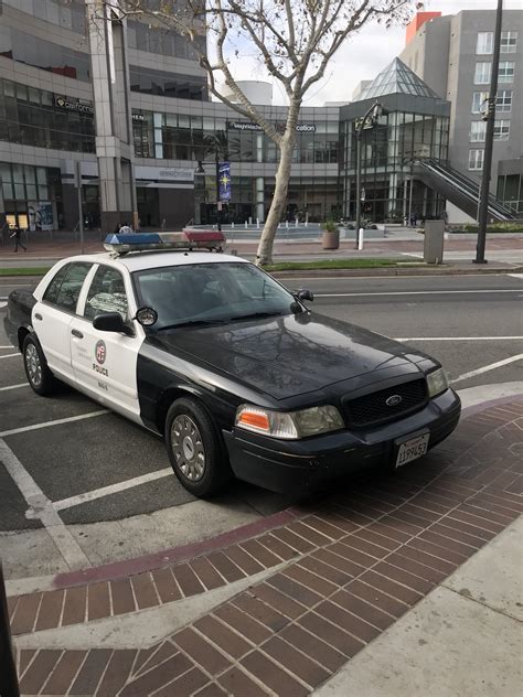 Ford Crown Victoria Police Car In Los Angeles By Kitsuoi On Deviantart