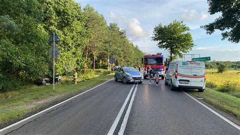 Wieliszew Wypadek Na Dw Dwie Osoby Poszkodowane Droga Zablokowana