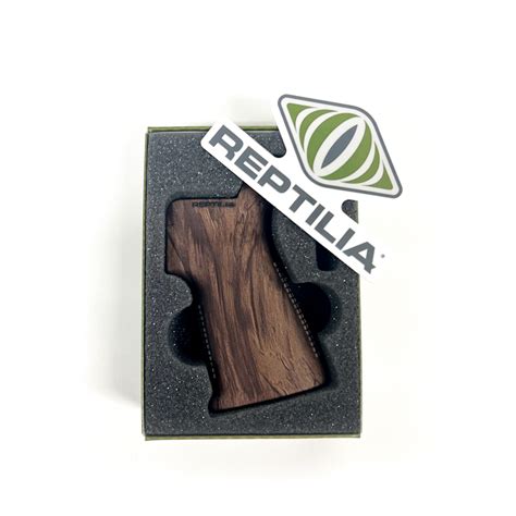 CQG™ GRIP FOR AR-15/SR-25 – Wood Grain - Rogue Wetworks