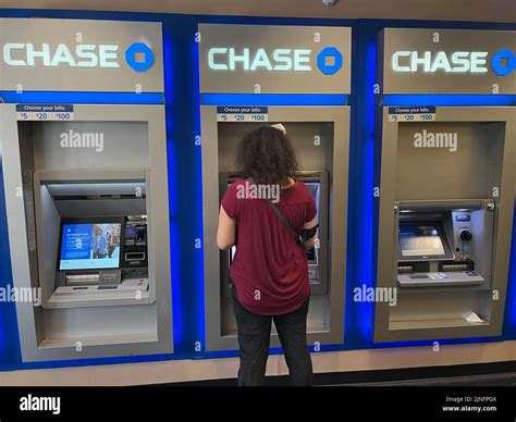 New york chase bank atm hi-res stock photography and images - Alamy