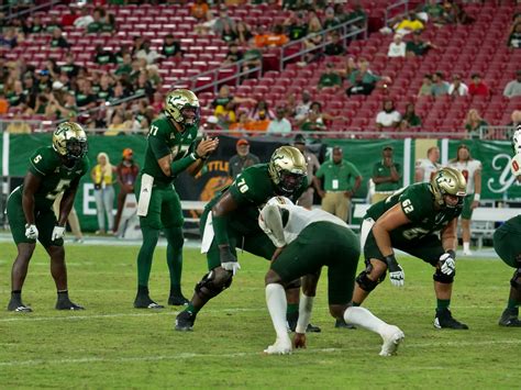 Usf Football Breaks 11 Game Losing Streak The Oracle