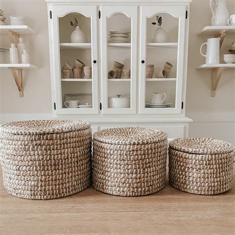 Set Of 3 Natural Woven Seagrass Baskets With Lids