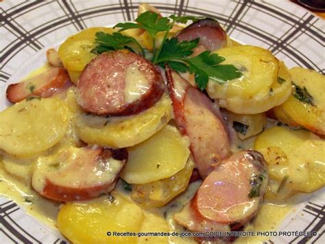 Pommes De Terre Cancoillotte Saucisses De Morteau Et Fumées Saucisse