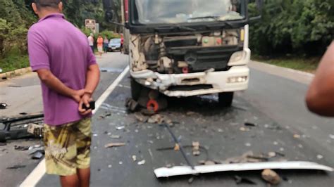 Grave Acidente Deixa Uma Pessoa Morta Na Regi O Serrana Do Es V Deo