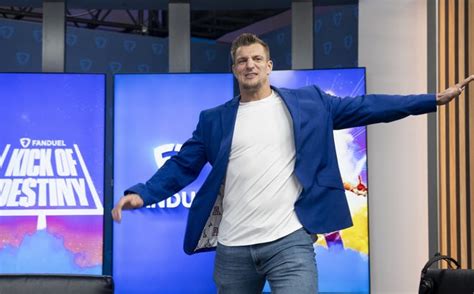 Gronk's 'Kick of Destiny 2': NFL icon hopes for Super Bowl redemption