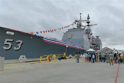 USS Mobile Bay Decommissions, Honors 36 Years of Service > U.S. Pacific Fleet > News