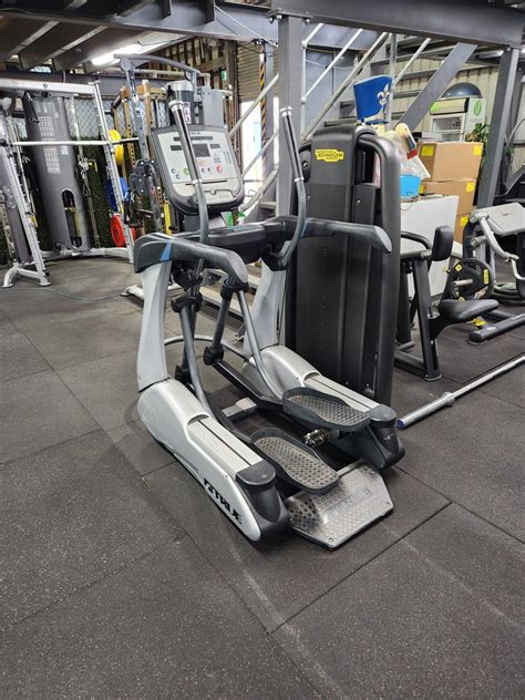 TRUE Fitness 900 Series Cross Trainer Gym Solutions Gym Equipment