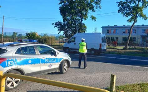 Policjanci dbają o bezpieczny powrót dzieci do szkoły Aktualności