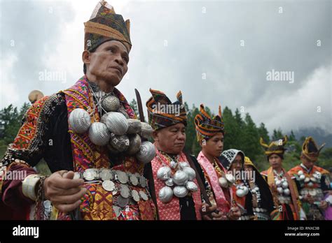 Kadazan culture hi-res stock photography and images - Alamy