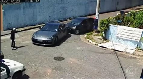 V Deo Motorista De Porsche Foge De Assalto Blindagem Aguenta