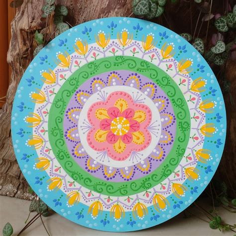 MANDALA VIBRACIONAL EQUILÍBRIO DOS CHAKRAS Pintada a mão