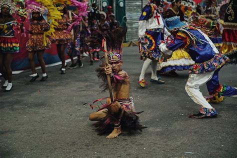 Escolas De Samba Desfilam Cultura E Tradi O No Polo Das Agremia Es