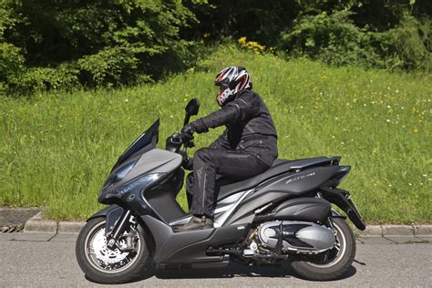 Motorrad Vergleich Yamaha Xmax Vs Kymco Xciting I Abs