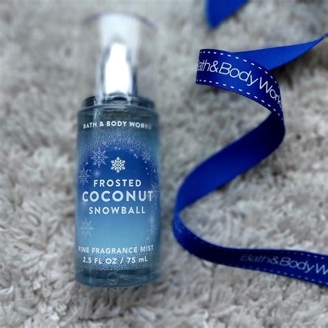 Original Bath Body Works USA Frosted Coconut Snowball Travel Size