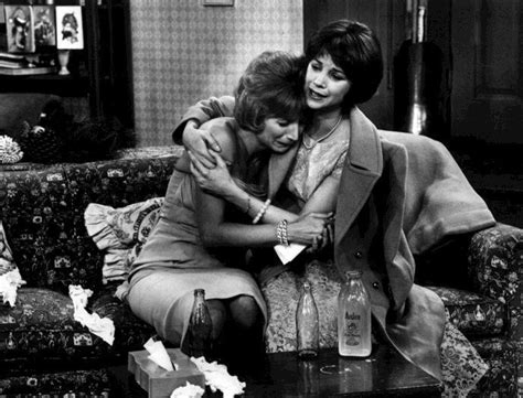 Penny Marshall and Cindy Williams Were the Stars of 'Laverne & Shirley ...