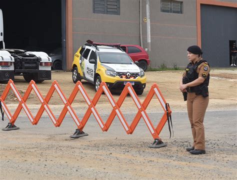 Blitz educativa Atenção motorista Obras de revitalização na Rua