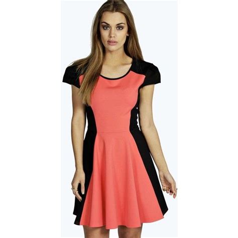 Boohoo Plus Plus Emma Contrast Panel Skater Dress Rode Feestjurken