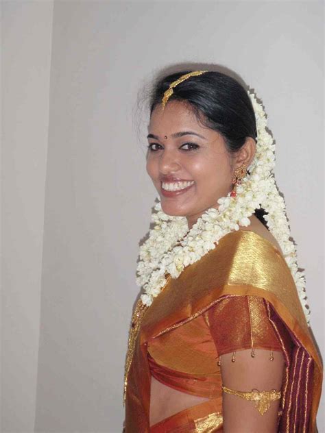 DESI GIRL SEXY SAREE HOT NAVEL SHOW PICTURE Hot Collections ALBUM 1 Desigirlalbum