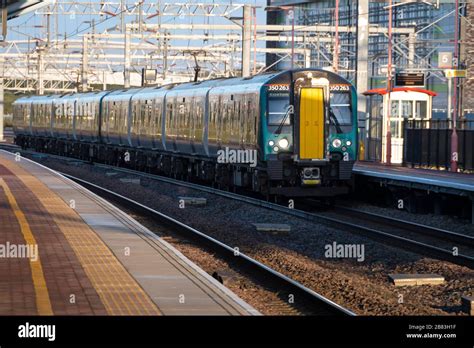 London Northwestern Railway Train Class 350 Electric Multiple Unit