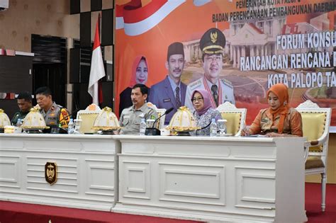 Sekda Hadiri Forum Konsultasi Publik Rancangan RPD Palopo 2024 2026