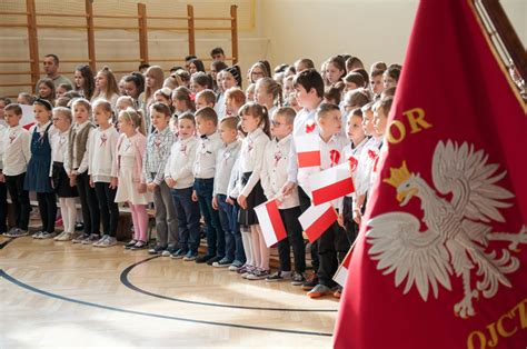 Akademia Listopada Szko A Podstawowa Im Ks Jana Reca W Siedliskach