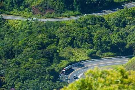 Passagem De Carga Especial Interdita Serra Da Rodovia Dos Tamoios Na