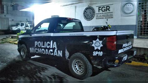 Cayeron Cuatro Policías “pirata” En Michoacán Con Patrulla Uniformes