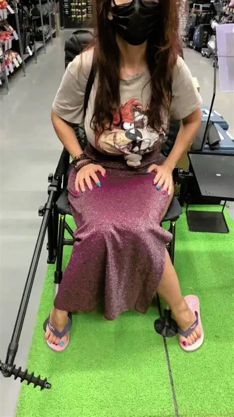 Pussy Flashing In Eisle 5 Oc Scrolller