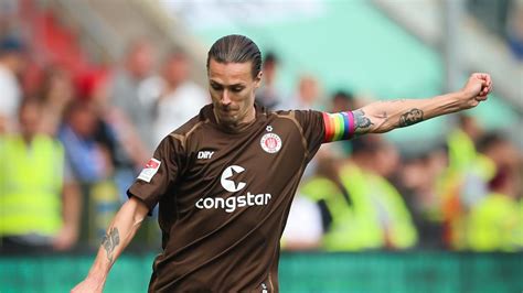 2 Bundesliga Fc St Pauli Verlängert Vertrag Mit Kapitän Irvine