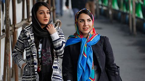 Mujeres Iran Es Han Estado Borrando Sus Fotos Sin Hiyab De Redes