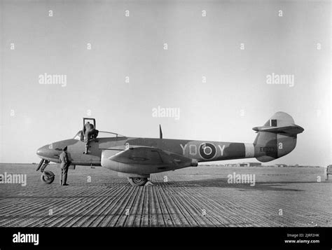 Aircraft Of The Royal Air Force 1939 1945 Gloster Meteor Meteor F Mark I Ee227 Yq Y Of No