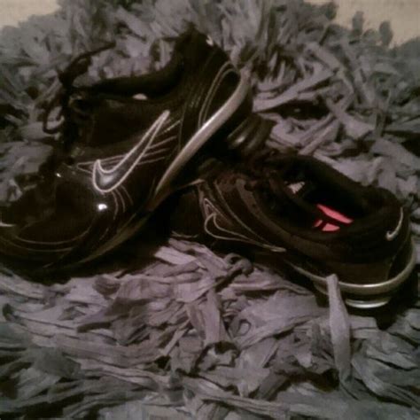 Nike Shocks Running Shoe Nike Shocks Running Shoes Nike