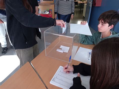 Matí de votacions per escollir els representants de lalumnat al