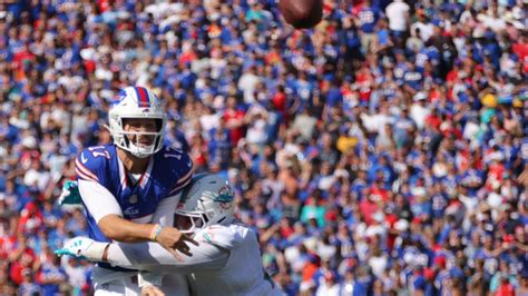 News, notes and nuggets heading into massive Dolphins vs. Bills battle